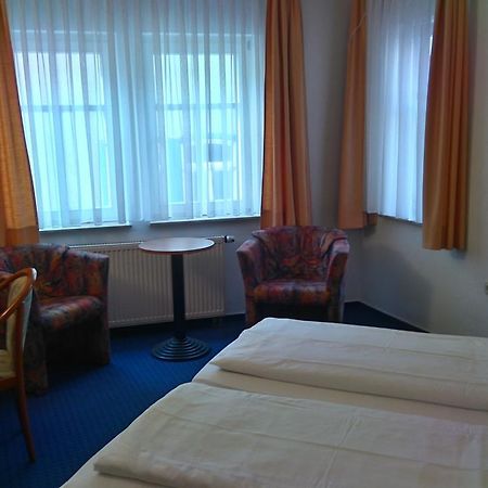 Hotel Loewensteiner Hof Haus Am Neuplatz Wertheim Buitenkant foto